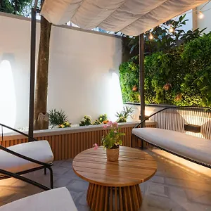 Appartamento Elegante Con Giardino Privato, Jacuzzi Nel Cuore Di Italia